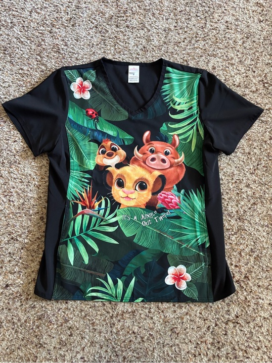 Disney Tops - Disney The Lion King “It’s A Jungle Out ThereL Scrub Top